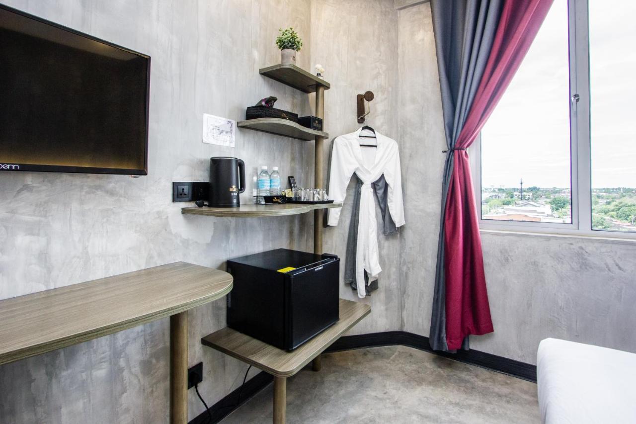 Sri Indar Hotel & Suites 파리트 분타르 외부 사진