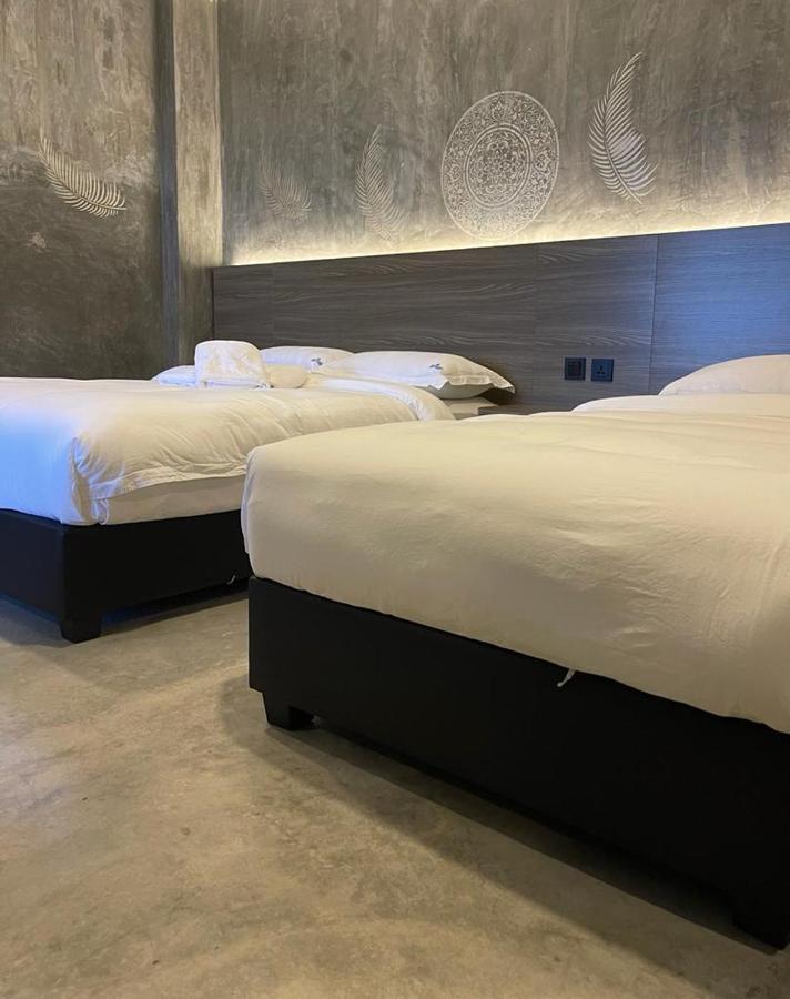 Sri Indar Hotel & Suites 파리트 분타르 외부 사진