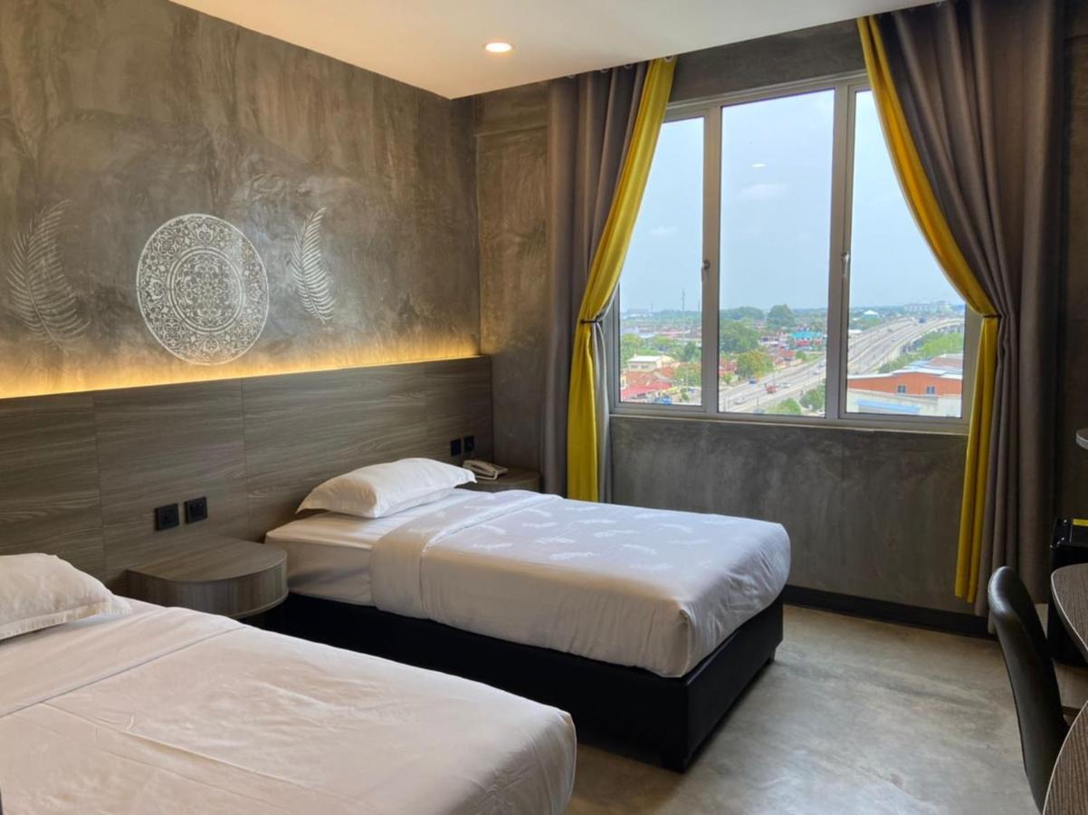 Sri Indar Hotel & Suites 파리트 분타르 외부 사진