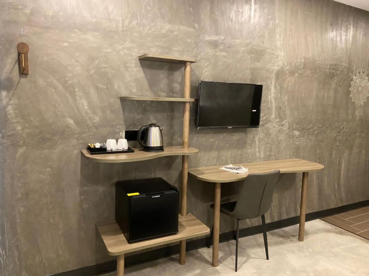 Sri Indar Hotel & Suites 파리트 분타르 외부 사진