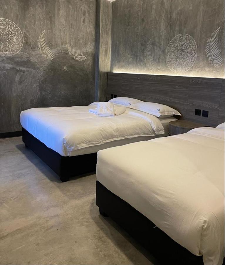 Sri Indar Hotel & Suites 파리트 분타르 외부 사진
