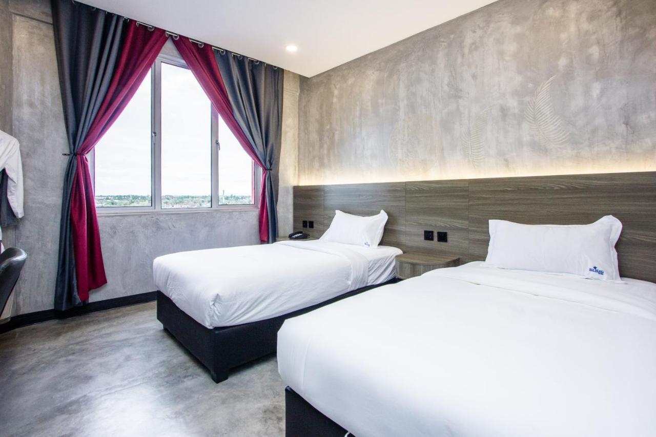 Sri Indar Hotel & Suites 파리트 분타르 외부 사진