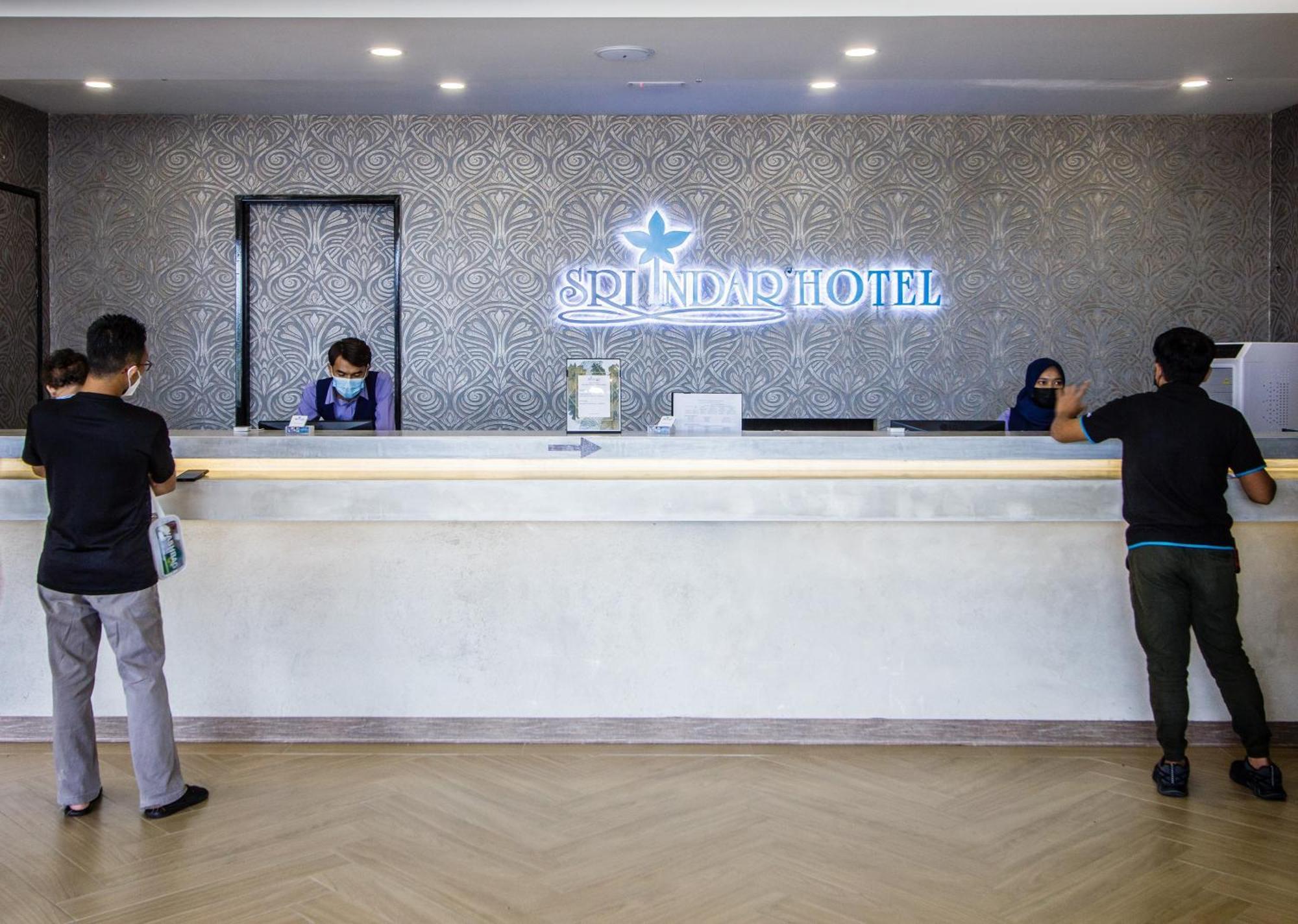 Sri Indar Hotel & Suites 파리트 분타르 외부 사진
